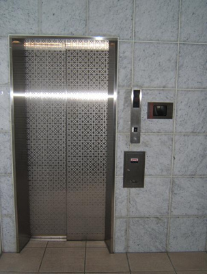 【その他共用部分】 | エム・ステージ白磁楼 | 監視モニター付エレベーター