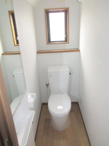 福生市熊川　売事務所のトイレ|1階トイレ