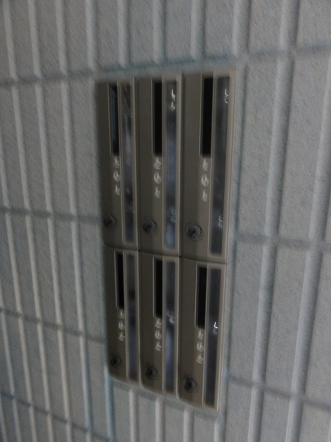 川崎市幸区小向西町１丁目の賃貸マンションのその他共用部分|★メールＢＯＸの取り出し口はオートロックの中にあります★