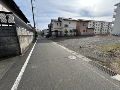 【前面道路含む現地写真】 | 合志市幾久富　1号棟