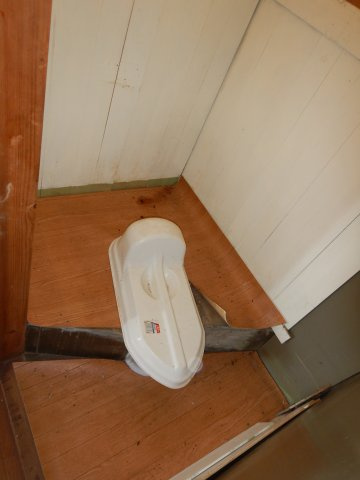 倉敷IC近くの倉庫のトイレ