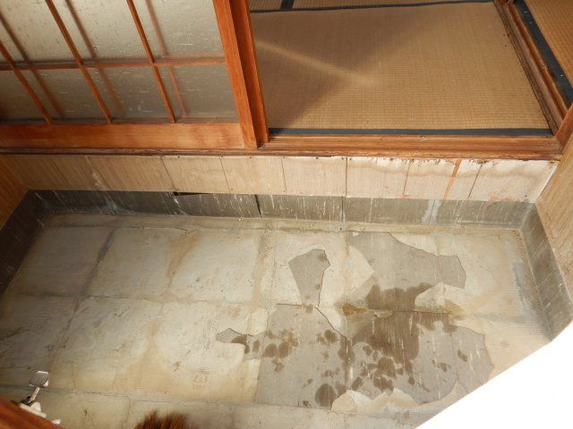 倉敷IC近くの倉庫の玄関