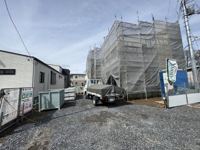 伊勢崎市山王町第6期　2号棟の駐車場|現地写真　駐車スペースは建物南側に並列2台可能です！