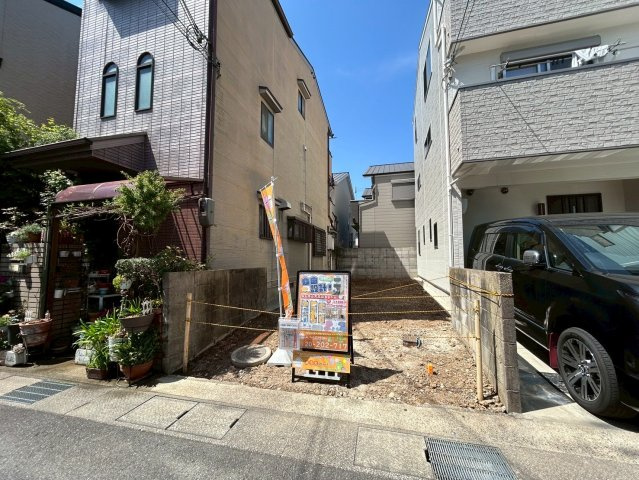 友岡４丁目　建築条件付き土地の前面道路含む現地写真|【現地】