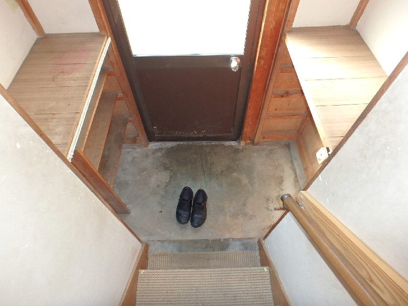 S0278R　笹本アパートの玄関