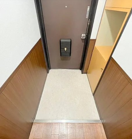 サンライズ御瑞宝Iの玄関