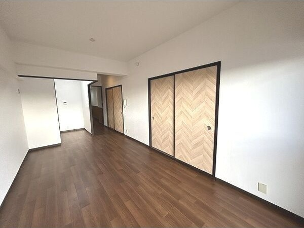 サンライズ御瑞宝Iの居間・リビング