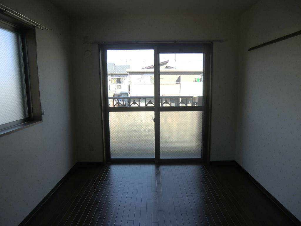 レジェンサンフラワーIの洋室|落ち着いた色調の洋室です