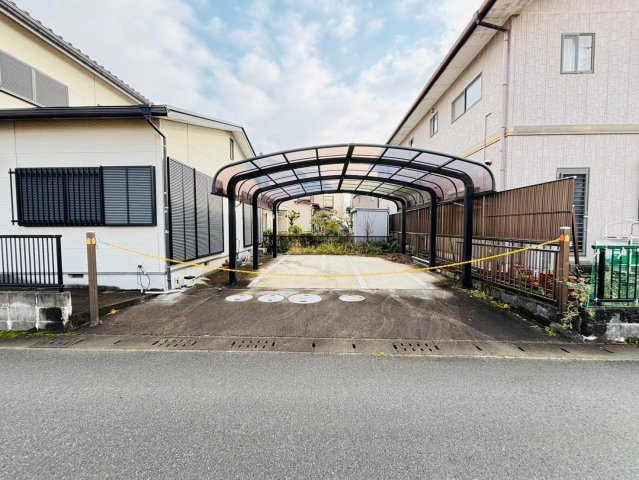 中古戸建　大垣市三塚町　平成12年築の駐車場
