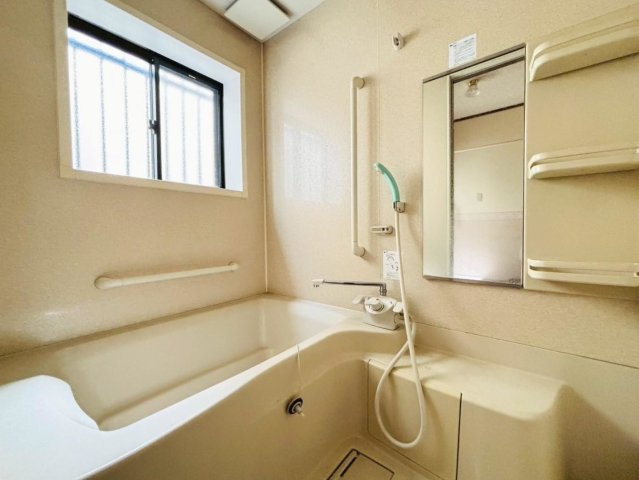 中古戸建　大垣市三塚町　平成12年築の浴室