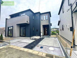 【外観】 | 同タイプ
モダンなデザインが印象的な広々とした外観。閑静な住宅街に佇む魅力的な物件です。