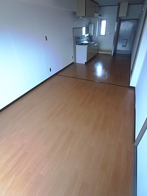 ドミトリー甲子園の居間・リビング