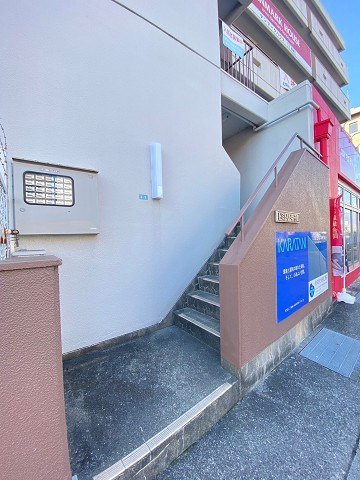 ドミトリー甲子園の外観