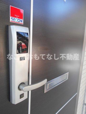 【玄関】 | メゾンラフィーネ