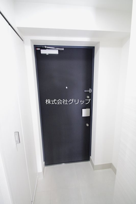 Le'a横濱東口弐番館の玄関