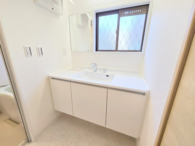 羽村市羽西１丁目中古戸建の独立洗面台