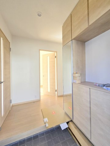 羽村市羽西１丁目中古戸建の玄関