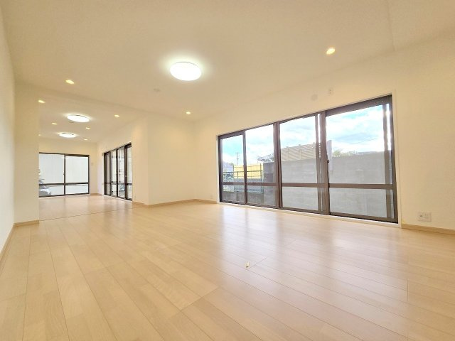 羽村市羽西１丁目中古戸建の居間・リビング