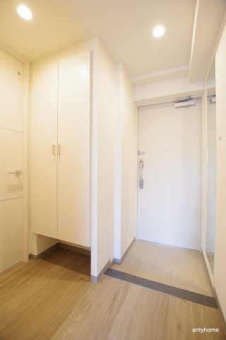 エルデ北堀江 仲介手数料無料の玄関