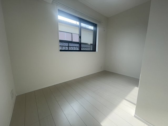 Ｌｉｋｅｓ高塚新田の洋室