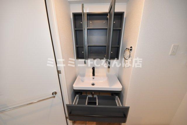 セレニテ難波ミラク参番館