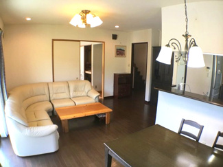 【居間・リビング】 | 柏原町大新屋中古住宅