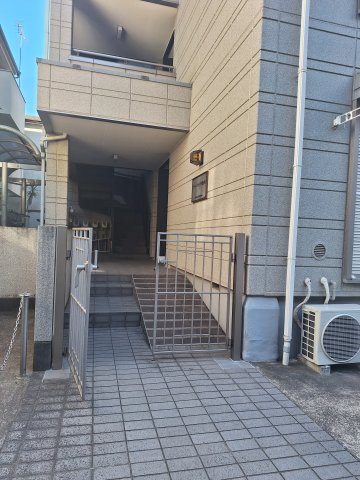 アーバニティ千駄ヶ谷のエントランス