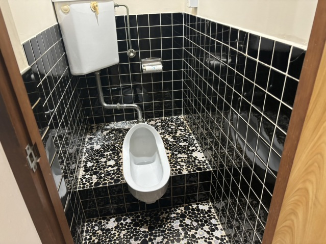 野崎ビルのトイレ|コンパクトで使いやすいトイレです