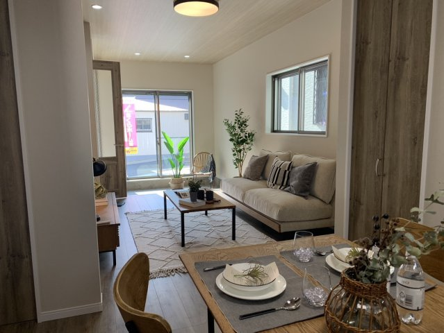 【居間・リビング】の画像