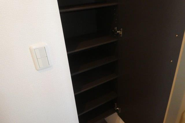 ラ・ペジーブルの内装|シューズボックス