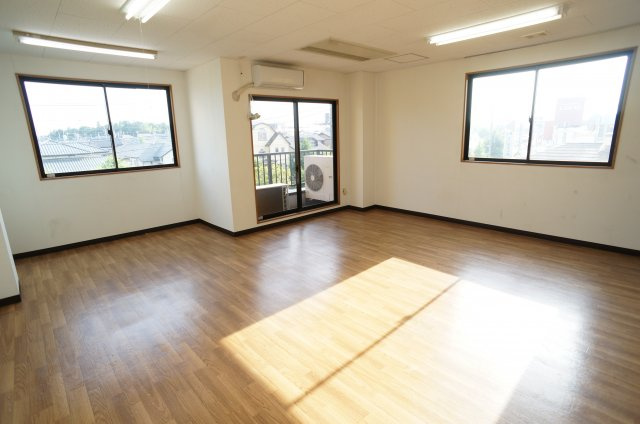 中央ビル3階の内装|内装は落ち着いています