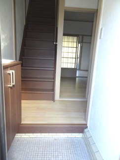 【玄関】 | 宝塚市平井山荘2の8　中古一戸建て