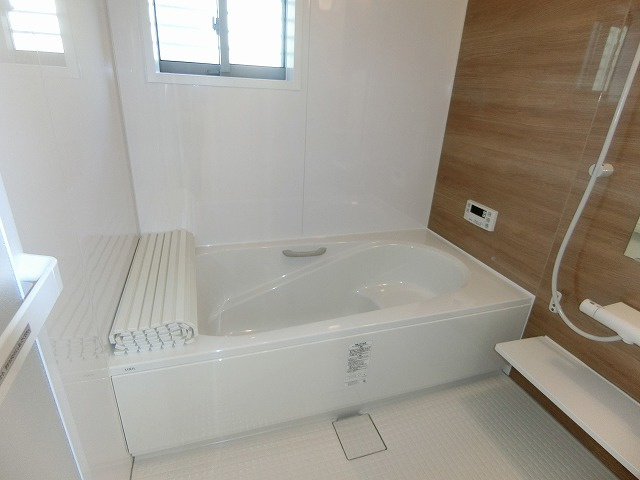 笠屋町戸建B棟の浴室