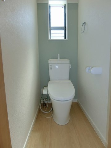 笠屋町戸建B棟のトイレ