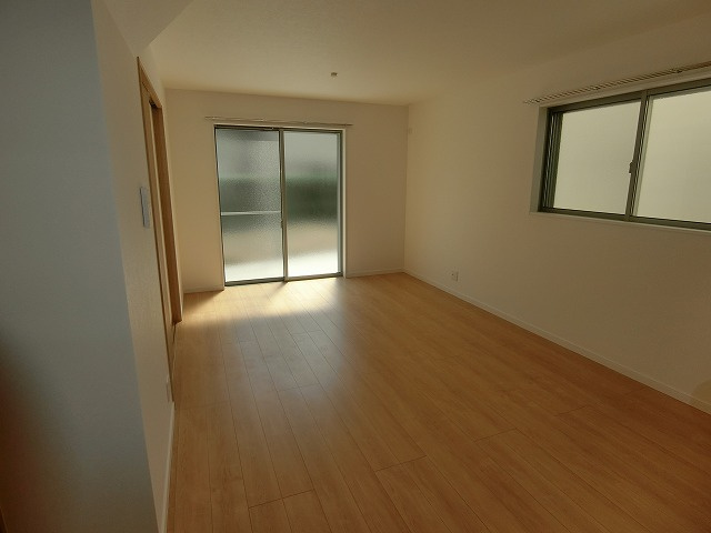 笠屋町戸建B棟の居間・リビング