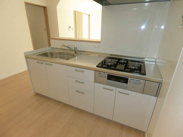 笠屋町戸建B棟のキッチン