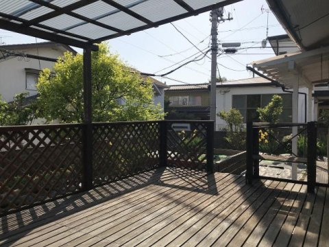 緑町戸建てのバルコニー|陽の光が降り注ぐバルコニー♪