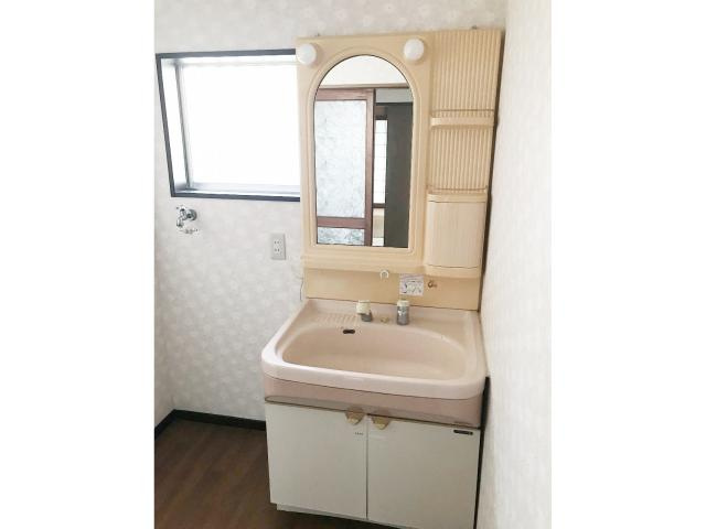 緑町戸建ての洗面所|忙しい朝には欠かせない洗面所です