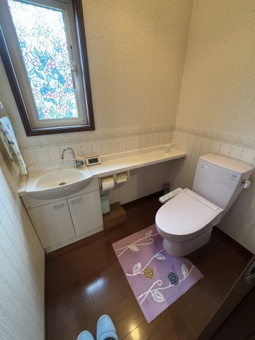 【トイレ】 | 宇城市小川町江頭 | ☆1階トイレ・棚・水栓付き！・温水洗浄機能付きで年中快適に使用できます☆