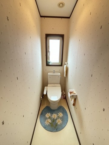 【トイレ】 | 宇城市小川町江頭 | ☆2階トイレ・温水洗浄機能付きで年中快適に使用できます☆