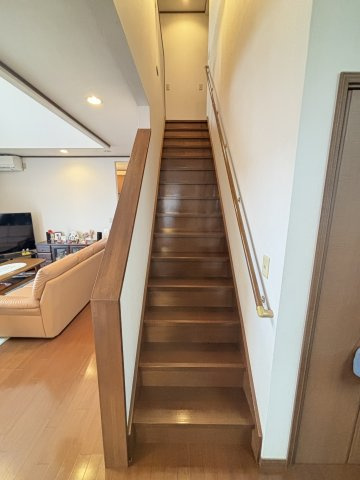【内装】 | 宇城市小川町江頭 | ☆手摺り付きリビング階段☆