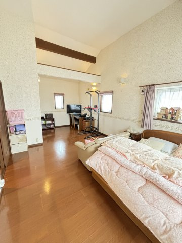 【洋室】 | 宇城市小川町江頭 | ☆13.7帖の寝室・テレワークに便利な書斎コーナー付き☆