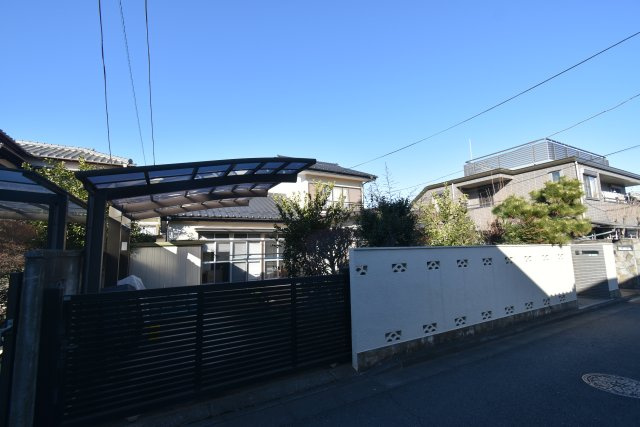 練馬区高野台三丁目・土地の前面道路含む現地写真|閑静な住宅地です♪小学校やコンビニ・スーパーが徒歩10分圏内♪
