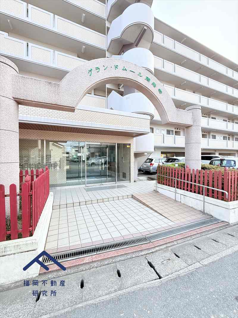 グランドムール周船寺の外観