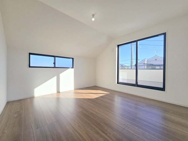 青梅市新町1丁目　全1棟の洋室