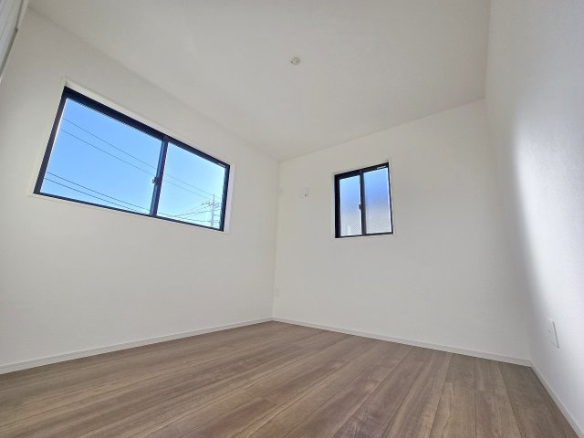 青梅市新町1丁目　全1棟の洋室