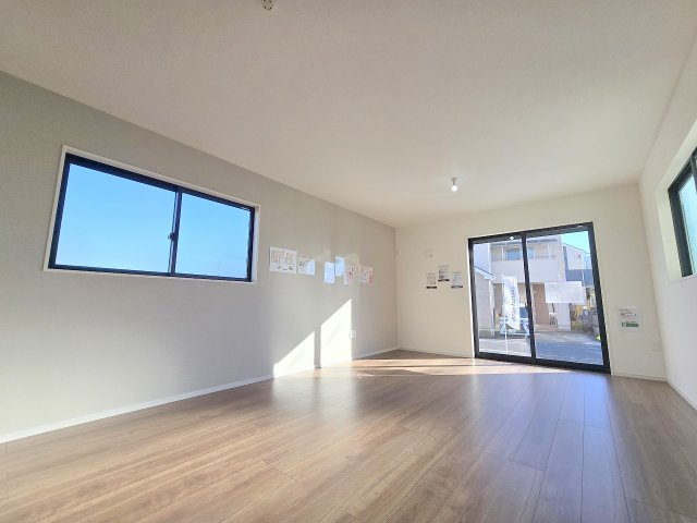 青梅市新町1丁目　全1棟の居間・リビング