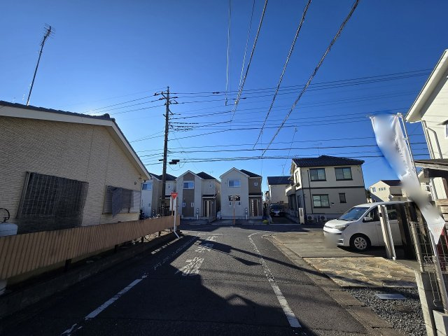 青梅市新町1丁目　全1棟の前面道路含む現地写真
