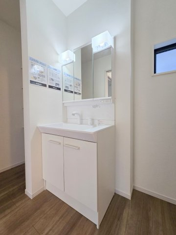 青梅市新町1丁目　全1棟の独立洗面台