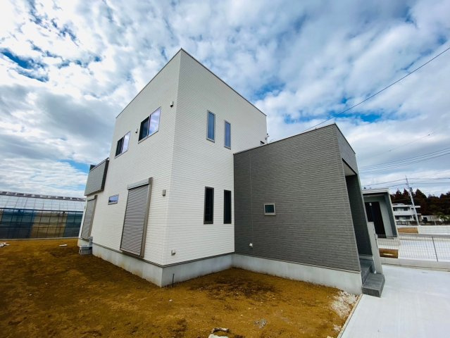 いろどりアイタウン富里町七栄　18号棟の外観